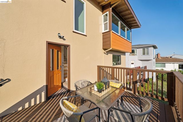 24 Arlington Ave., Kensington, CA 94707