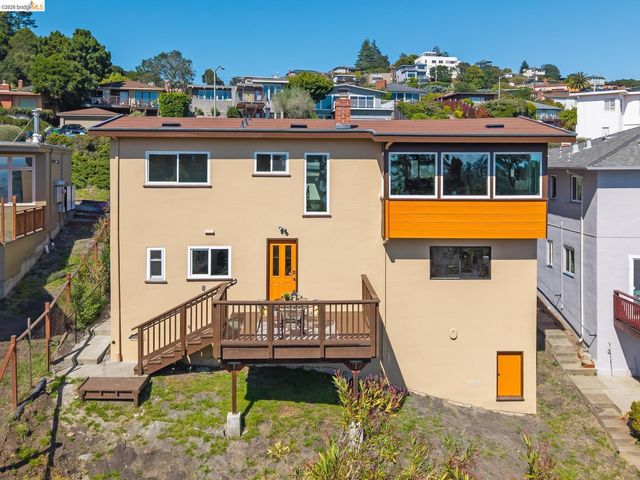 24 Arlington Ave., Kensington, CA 94707