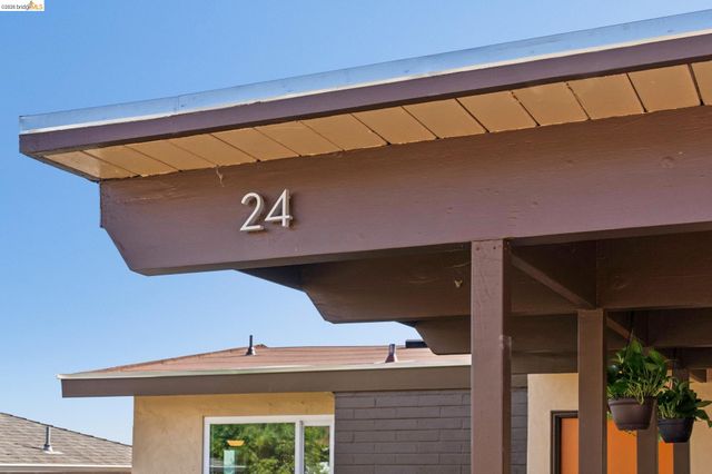 24 Arlington Ave., Kensington, CA 94707