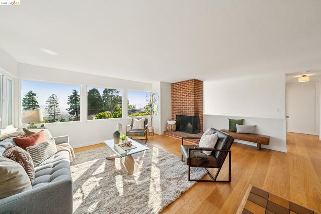 24 Arlington Ave., Kensington, CA 94707