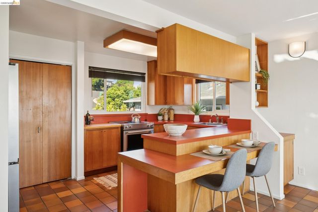 24 Arlington Ave., Kensington, CA 94707