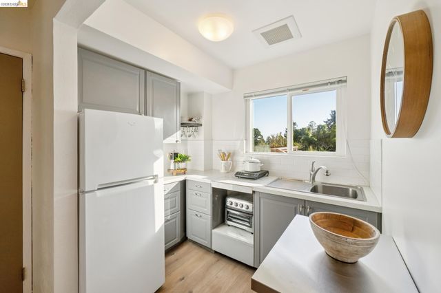 24 Arlington Ave., Kensington, CA 94707