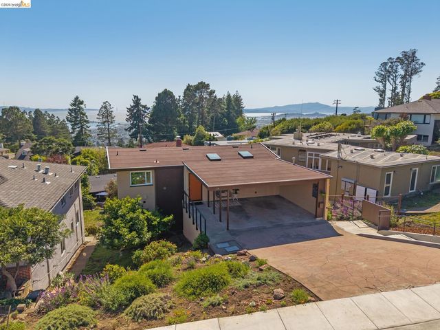 24 Arlington Ave., Kensington, CA 94707