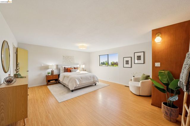 24 Arlington Ave., Kensington, CA 94707
