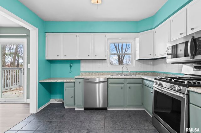 441 Armor Road, Springfield, IL 62704