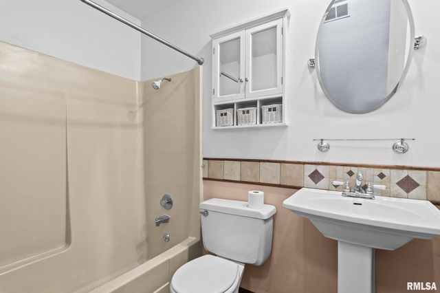 441 Armor Road, Springfield, IL 62704