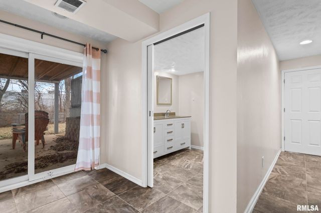 441 Armor Road, Springfield, IL 62704