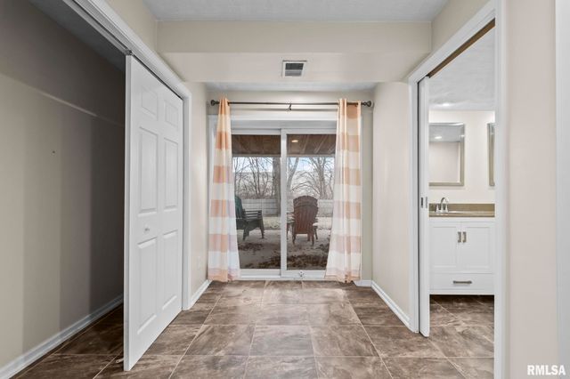 441 Armor Road, Springfield, IL 62704