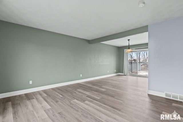 441 Armor Road, Springfield, IL 62704