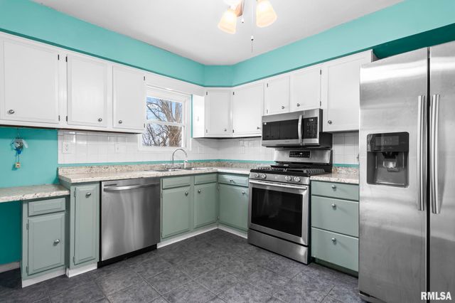 441 Armor Road, Springfield, IL 62704