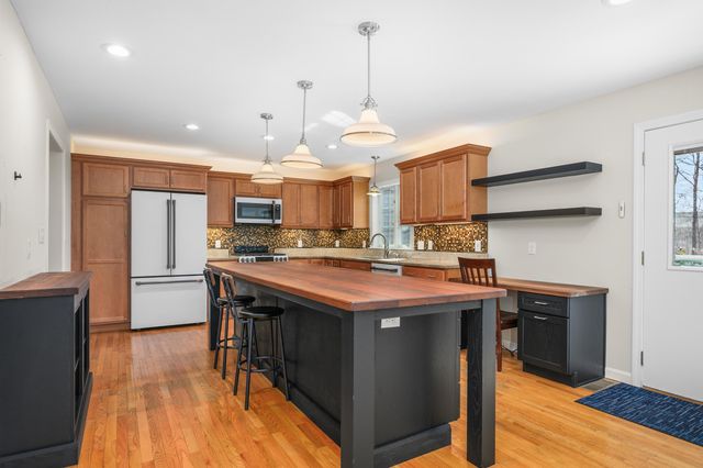 21 Grand Oak Road, Forestdale, MA 02644