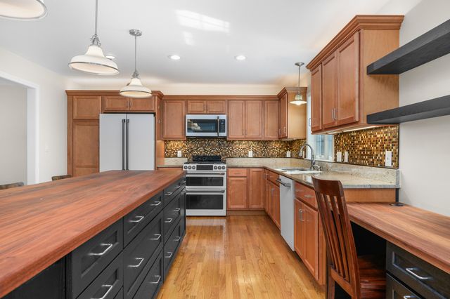 21 Grand Oak Road, Forestdale, MA 02644