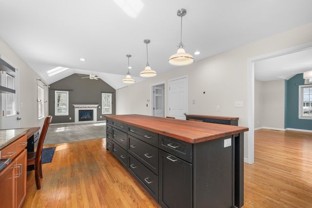 21 Grand Oak Road, Forestdale, MA 02644