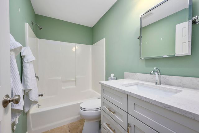 21 Grand Oak Road, Forestdale, MA 02644