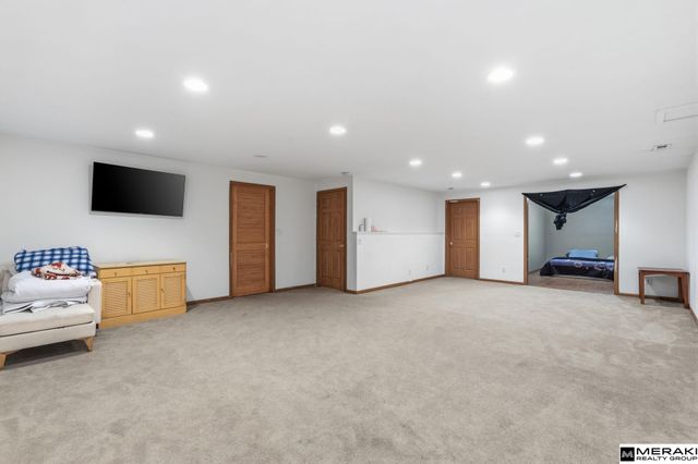 7520 N 107 Avenue, Omaha, NE 68122