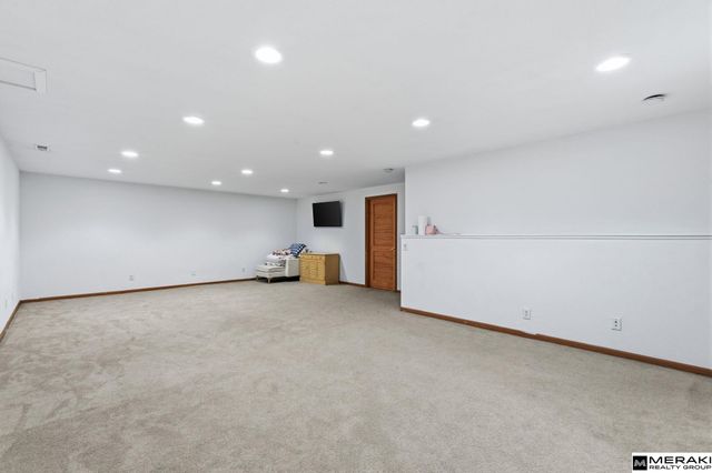7520 N 107 Avenue, Omaha, NE 68122