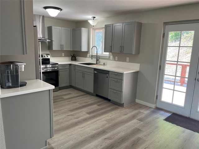 10 NE Anchor Court, Belfair, WA 98528