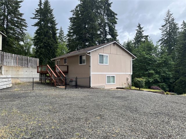 10 NE Anchor Court, Belfair, WA 98528