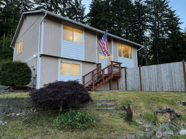10 NE Anchor Court, Belfair, WA 98528
