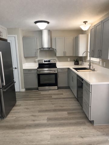 10 NE Anchor Court, Belfair, WA 98528
