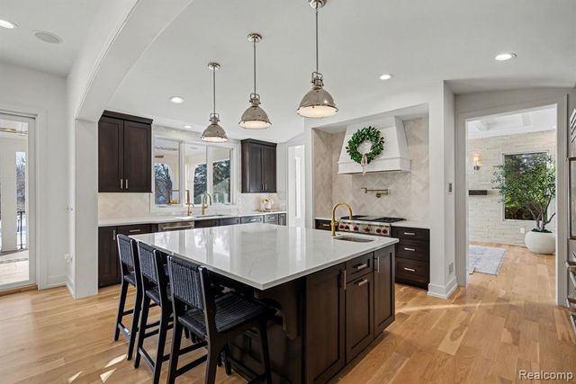 1021 Clear Creek Drive, Rochester Hills, MI 48306