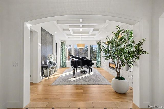 1021 Clear Creek Drive, Rochester Hills, MI 48306