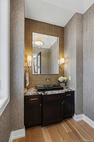 1021 Clear Creek Drive, Rochester Hills, MI 48306