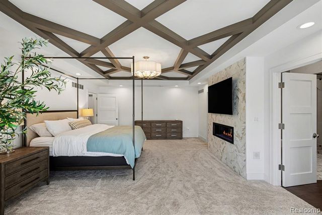 1021 Clear Creek Drive, Rochester Hills, MI 48306