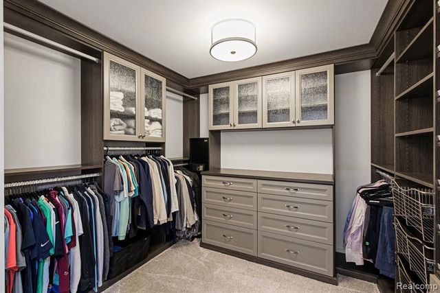 1021 Clear Creek Drive, Rochester Hills, MI 48306