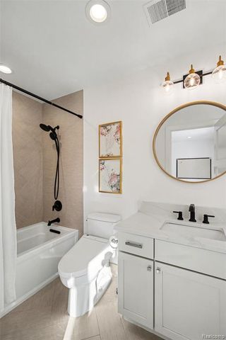 1021 Clear Creek Drive, Rochester Hills, MI 48306