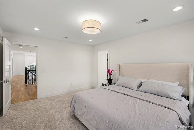 1021 Clear Creek Drive, Rochester Hills, MI 48306