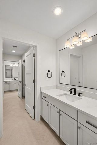 1021 Clear Creek Drive, Rochester Hills, MI 48306