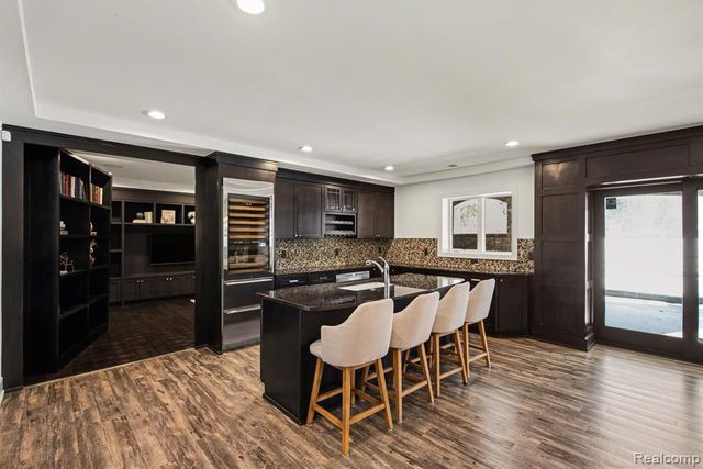 1021 Clear Creek Drive, Rochester Hills, MI 48306