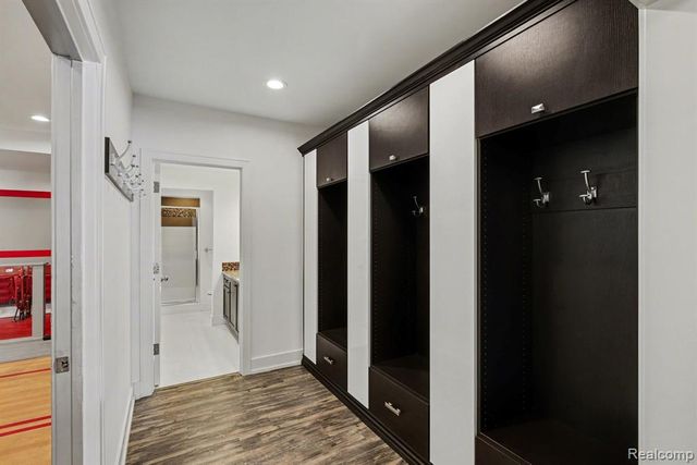 1021 Clear Creek Drive, Rochester Hills, MI 48306