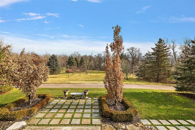 1021 Clear Creek Drive, Rochester Hills, MI 48306