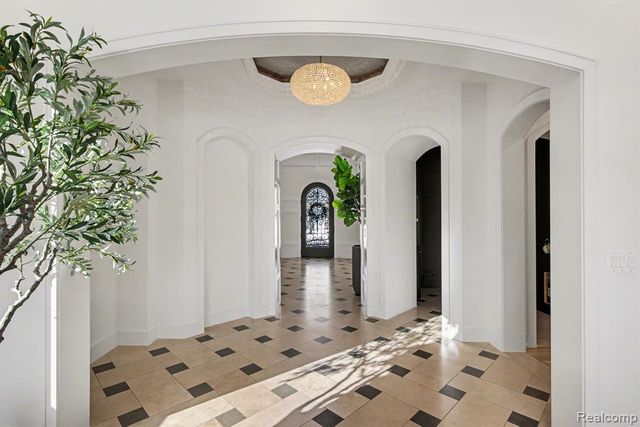 1021 Clear Creek Drive, Rochester Hills, MI 48306