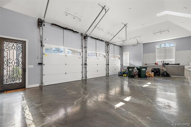 1021 Clear Creek Drive, Rochester Hills, MI 48306