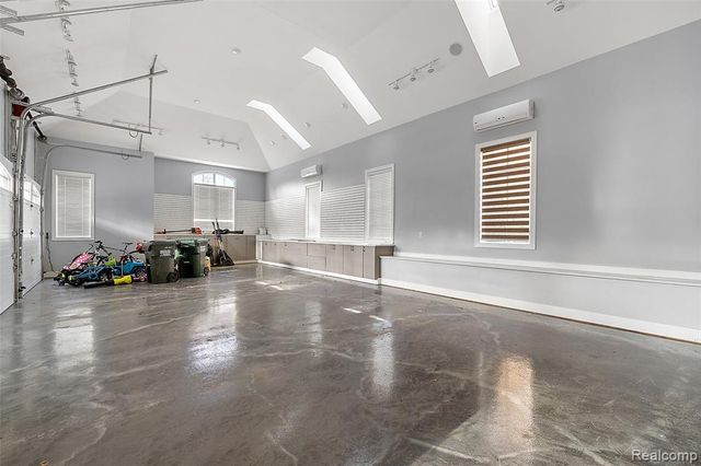 1021 Clear Creek Drive, Rochester Hills, MI 48306