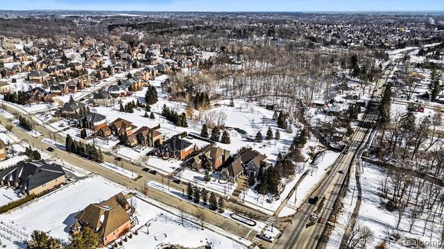 1021 Clear Creek Drive, Rochester Hills, MI 48306