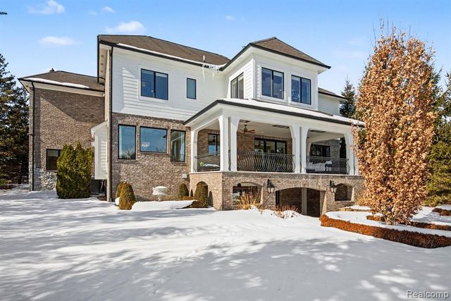1021 Clear Creek Drive, Rochester Hills, MI 48306