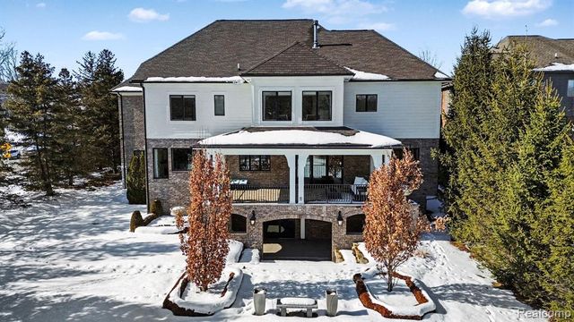 1021 Clear Creek Drive, Rochester Hills, MI 48306