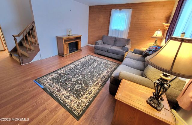 6 Octavia Place, Keyport, NJ 07735