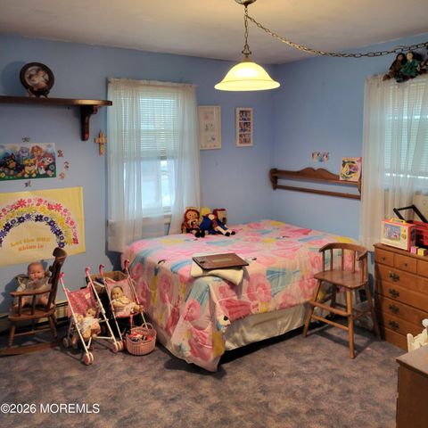 6 Octavia Place, Keyport, NJ 07735