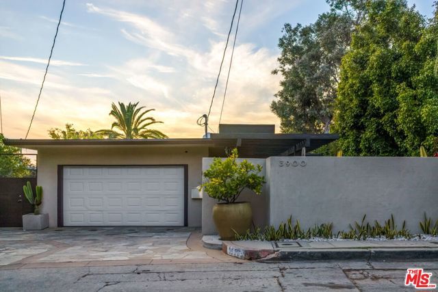 3900 Clayton Avenue, Los Angeles, CA 90027