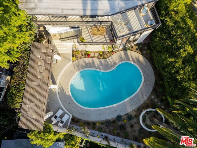 3900 Clayton Avenue, Los Angeles, CA 90027