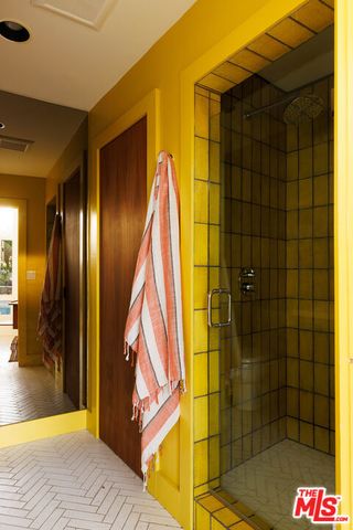 3900 Clayton Avenue, Los Angeles, CA 90027