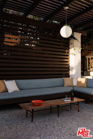 3900 Clayton Avenue, Los Angeles, CA 90027