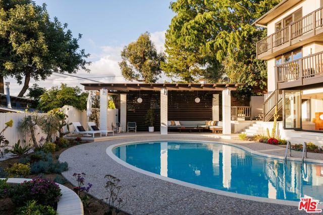 3900 Clayton Avenue, Los Angeles, CA 90027