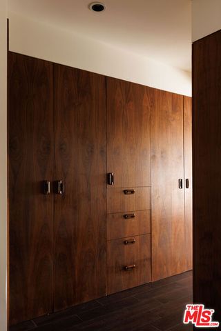 3900 Clayton Avenue, Los Angeles, CA 90027