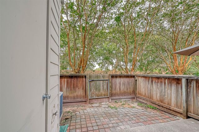 2930 Grants Lake Boulevard 304, Sugar Land, TX 77479